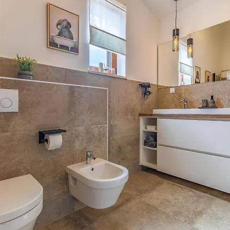 3 Bedroom Awesome In *