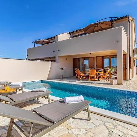 3 Bedroom Awesome In