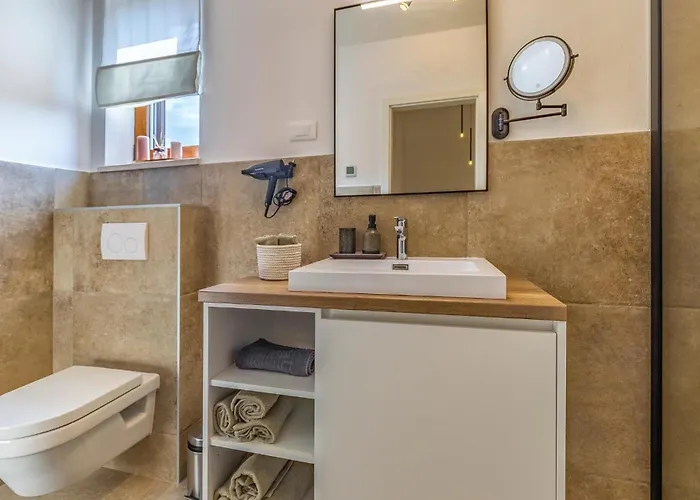 3 Bedroom Awesome In * Vodnjan