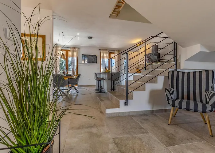 3 Bedroom Awesome In Semesterbostad