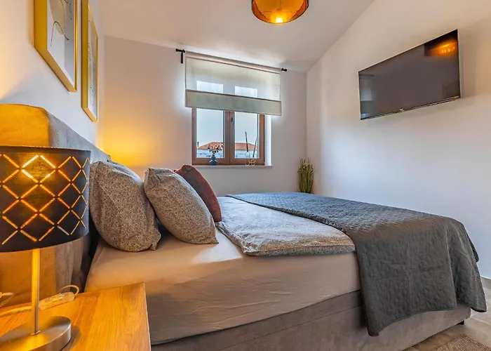 3 Bedroom Awesome In Semesterbostad *