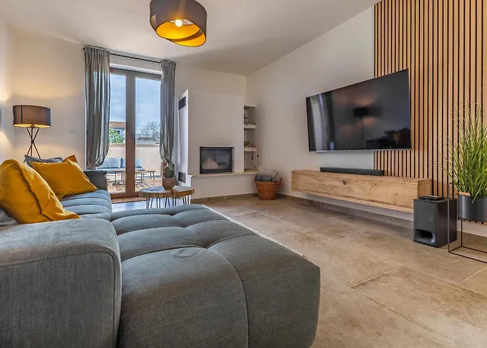 3 Bedroom Awesome In Semesterbostad *