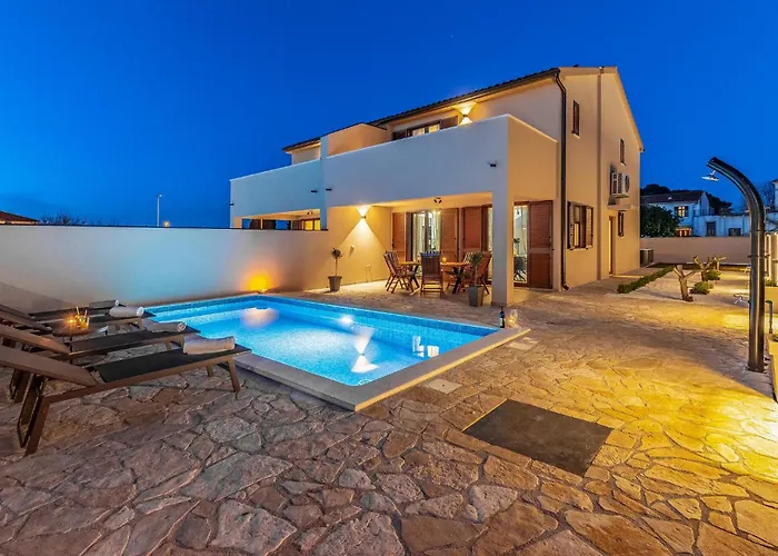 3 Bedroom Awesome In Vodnjan